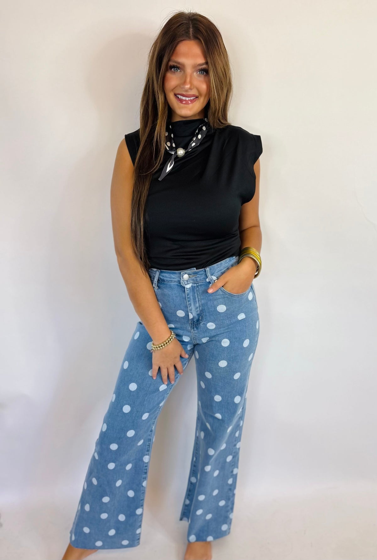 Straight Neck Sleeveless Top